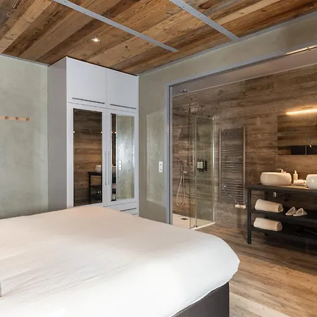 Chalet Black Diamond - Tango Charlie