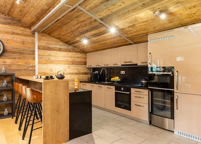 Chalet Black Diamond - Tango Charlie *