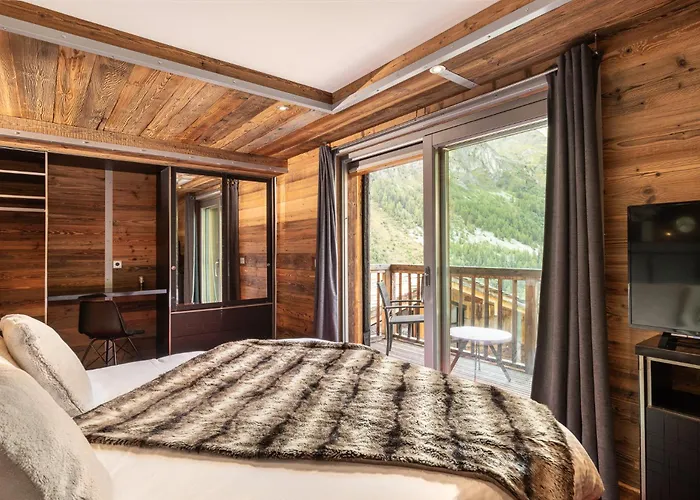 Chalet Black Diamond - Tango Charlie